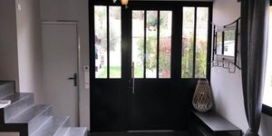 Porte d'entrée vitrée contemporaine Porte d'entrée vitrée contemporaine